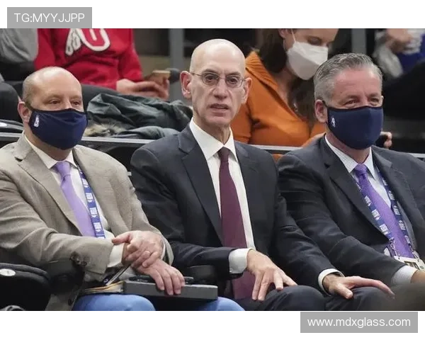 一场4 0!扒出联盟丑恶嘴脸,这损失 肖华总决赛要“暗箱操作” _尼克斯_比赛_1